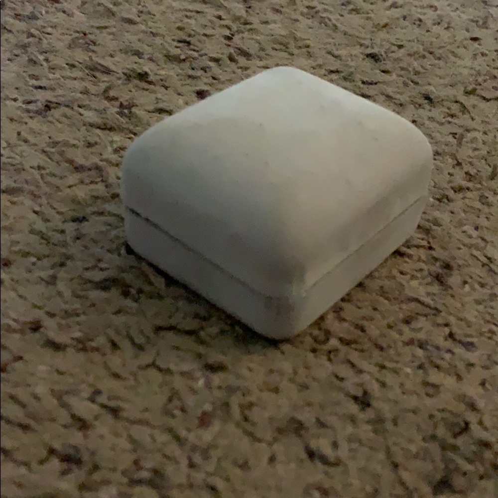 Engagement ring box